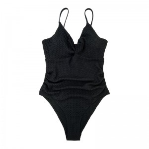 Slynge i et stykke plisserede badedragter